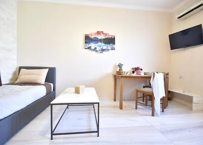 Konomi Apartament Karavádhos